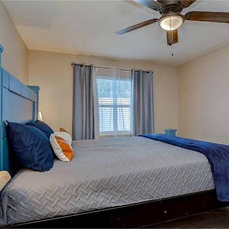 טאמפה Driftwood Castle Urban Oasis With Firepit Near Convention Center And Amalie Arena, Room For 6 מראה חיצוני תמונה