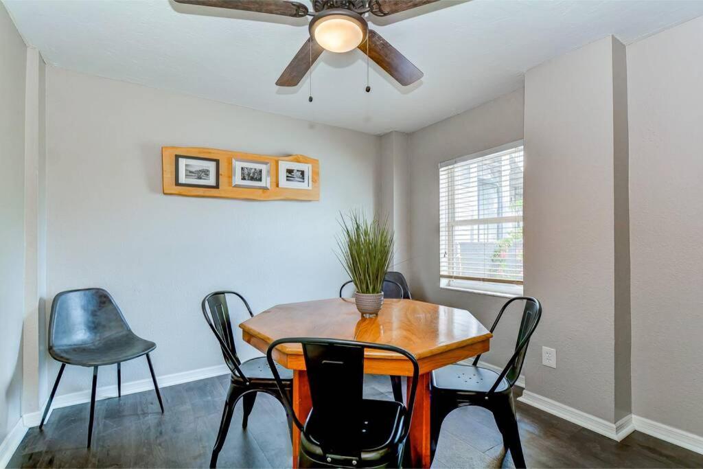 טאמפה Driftwood Castle Urban Oasis With Firepit Near Convention Center And Amalie Arena, Room For 6 מראה חיצוני תמונה