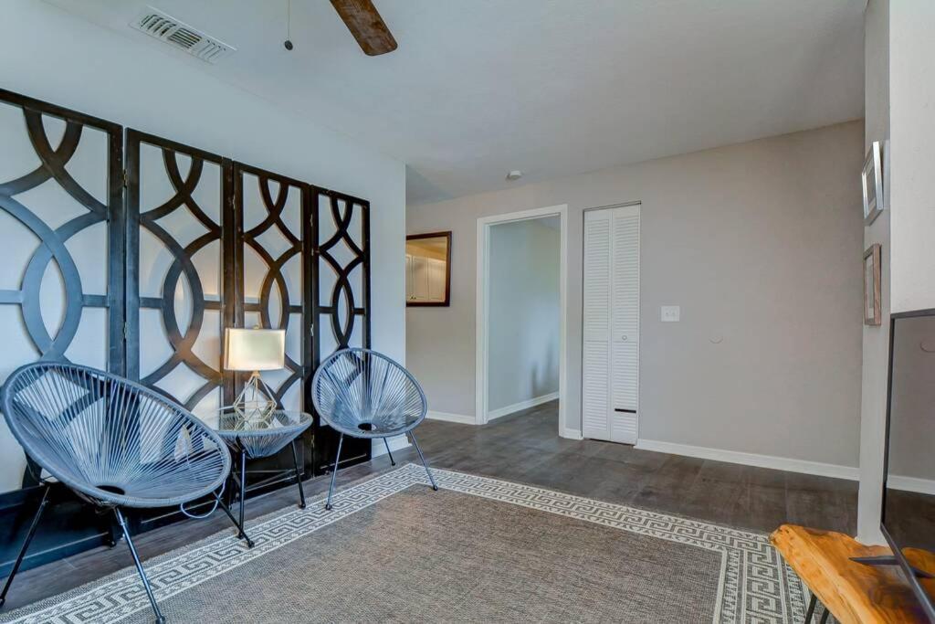 טאמפה Driftwood Castle Urban Oasis With Firepit Near Convention Center And Amalie Arena, Room For 6 מראה חיצוני תמונה
