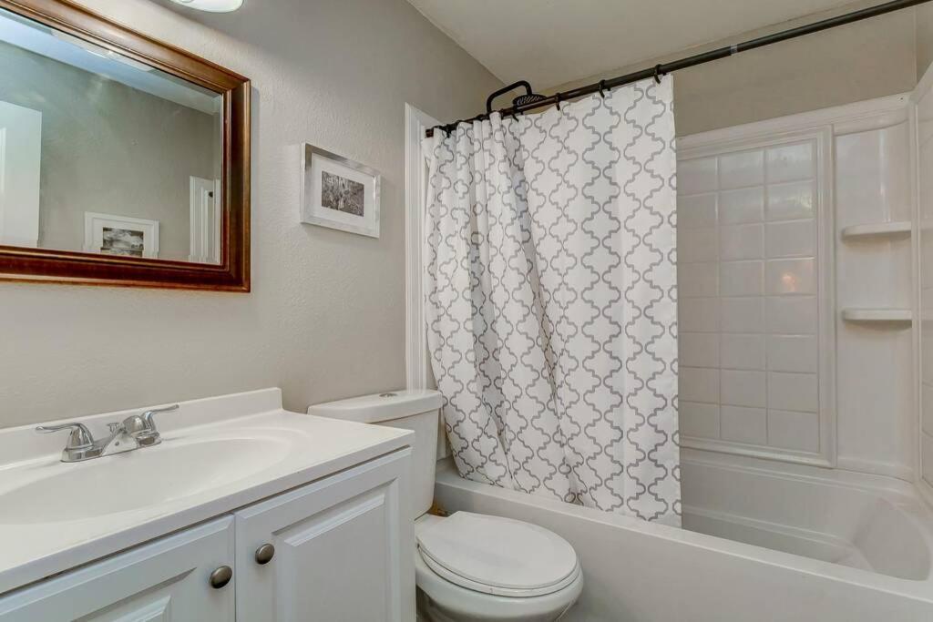 טאמפה Driftwood Castle Urban Oasis With Firepit Near Convention Center And Amalie Arena, Room For 6 מראה חיצוני תמונה