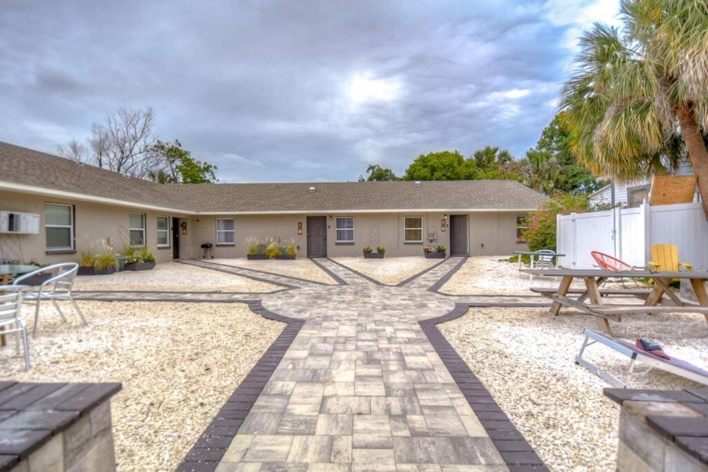 טאמפה Driftwood Castle Urban Oasis With Firepit Near Convention Center And Amalie Arena, Room For 6 מראה חיצוני תמונה